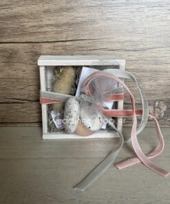 Μπομπονιέρα λευκό ξύλινο κουτάκι με πλέξι γκλας καπάκι