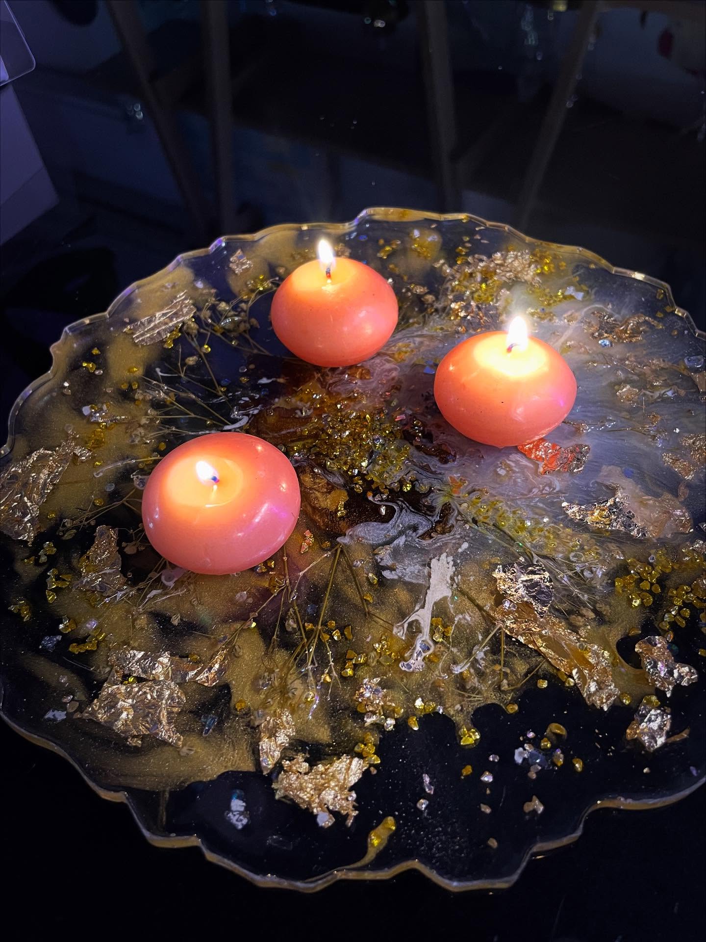 Αναμνηστικός δίσκος από υγρό γυαλί με νυφική ανθοδέσμη