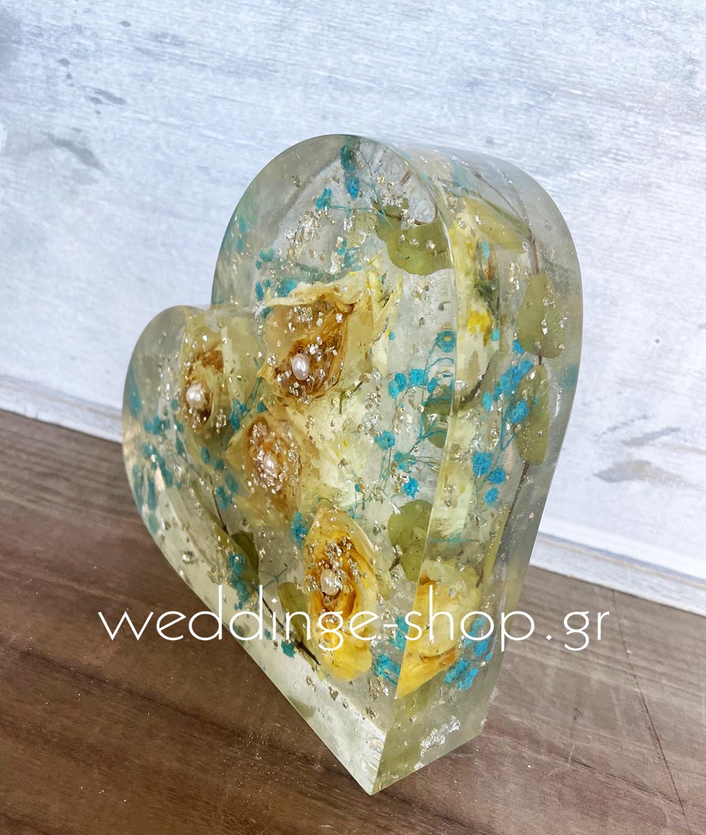 μπλοκ από υγρό γυαλι καρδιά με νυφική ανθοδέσμη