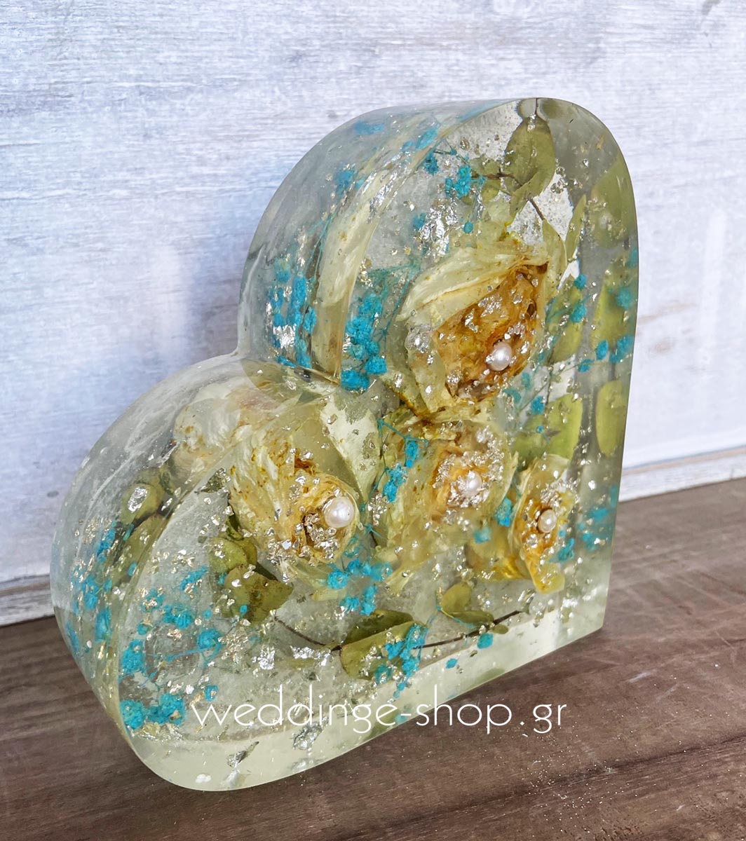 μπλοκ από υγρό γυαλι καρδιά με νυφική ανθοδέσμη