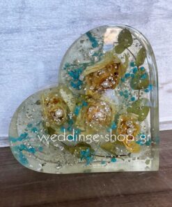μπλοκ από υγρό γυαλι καρδιά με νυφική ανθοδέσμη