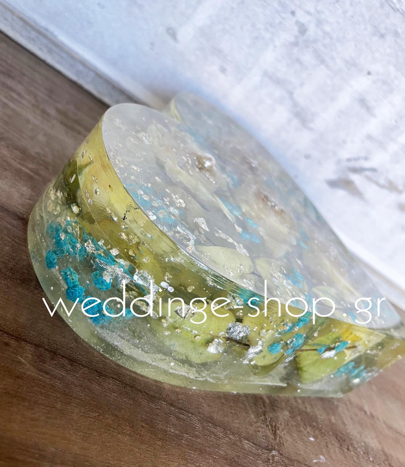 μπλοκ από υγρό γυαλι καρδιά με νυφική ανθοδέσμη